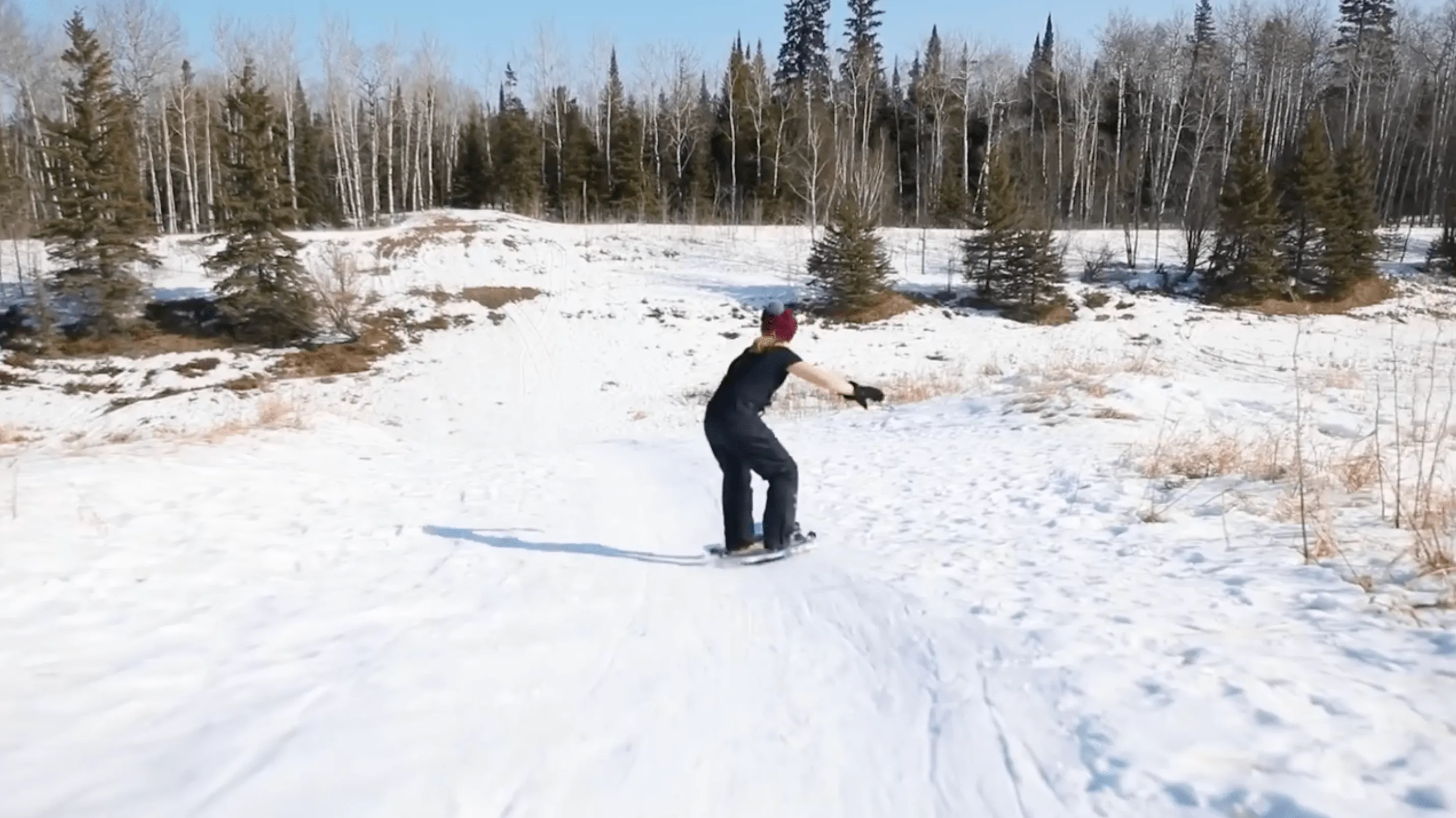 Kid snowboarding